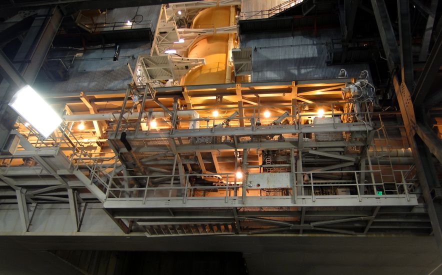Discovery hidden in the side bay of the VAB